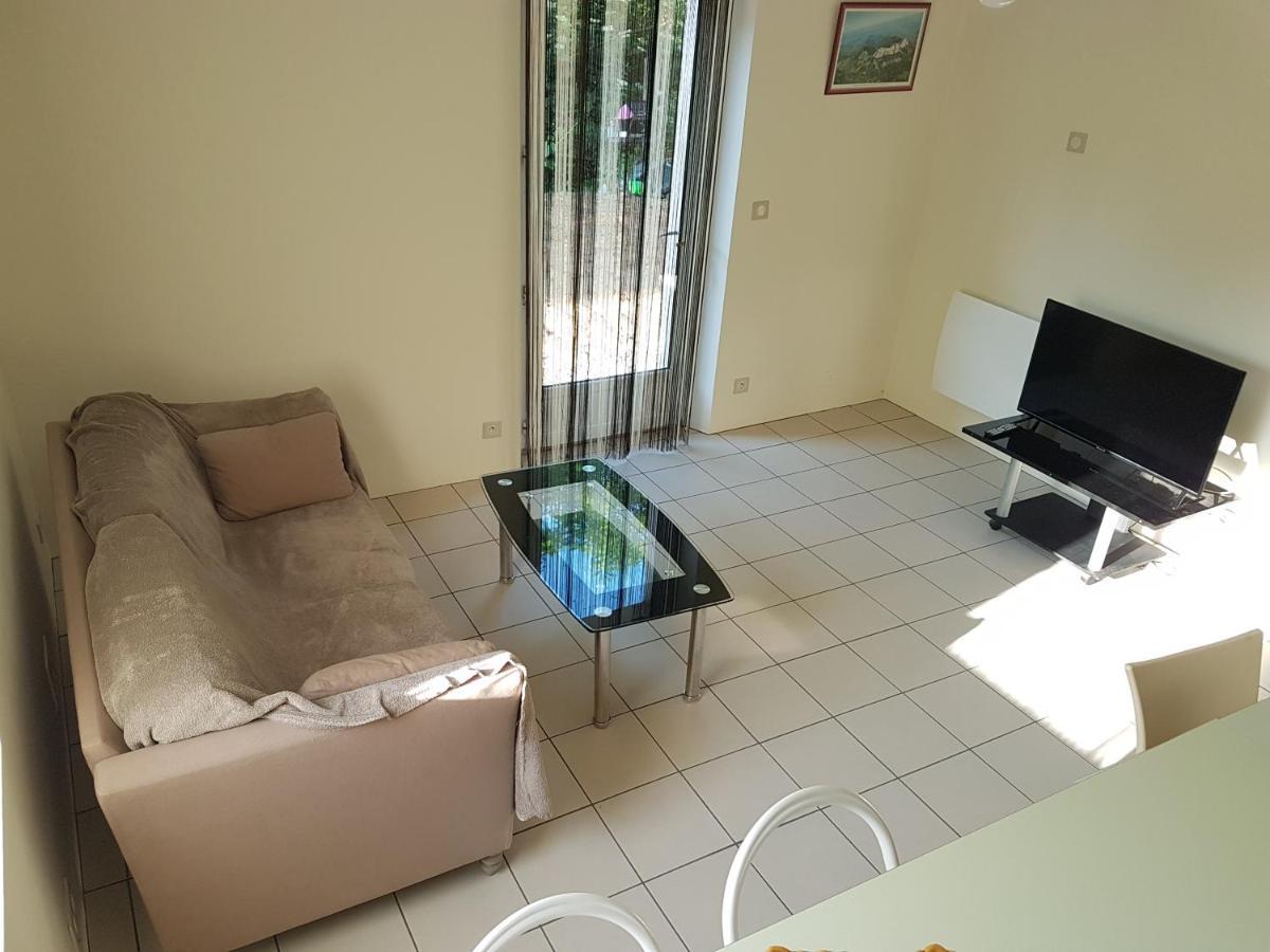 F2 En Rez De Jardin A Crest Apartment Екстериор снимка